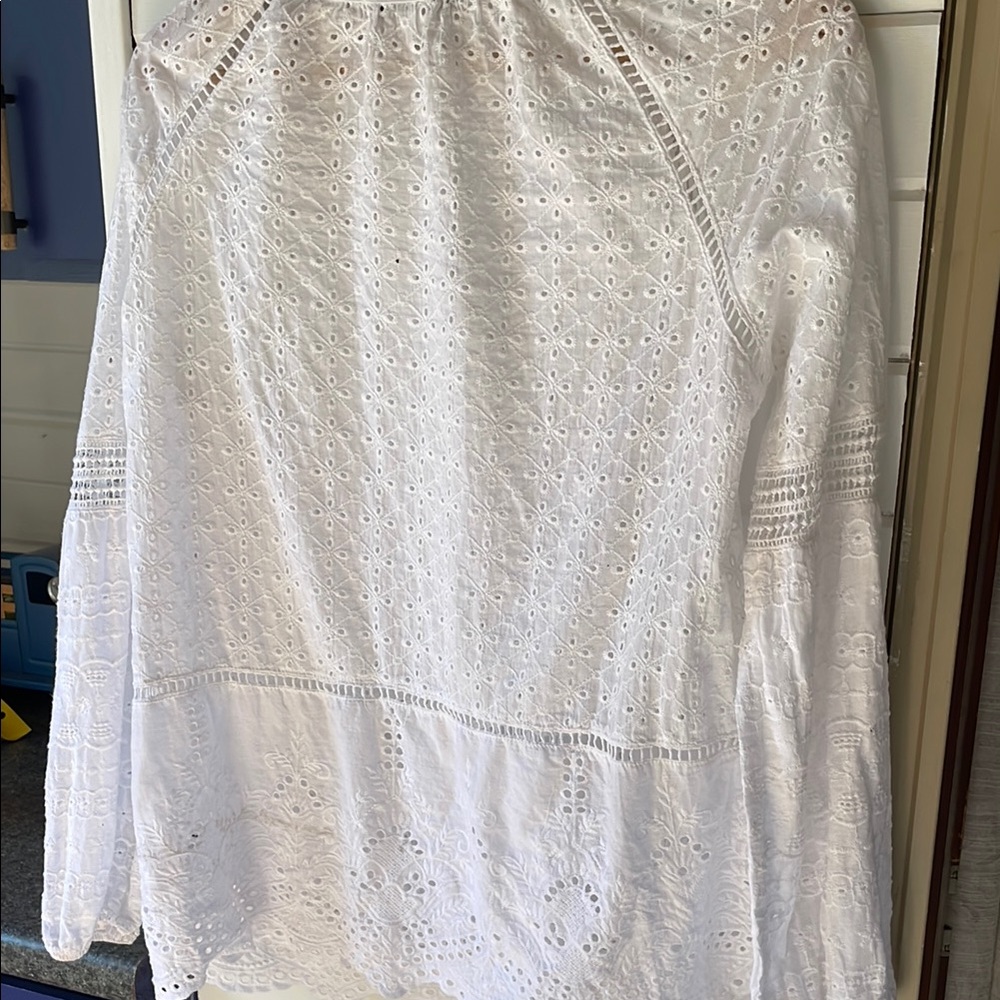Crisp White Tie Front Relaxed Blouse - Picture 5 of 6